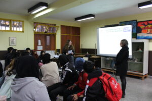 MÁS DE 1.300 ALUMNOS DE ESCUELAS SECUNDARIAS PARTICIPARON ACTIVAMENTE DE LOS TALLERES DE VIOLENCIA DIGITAL